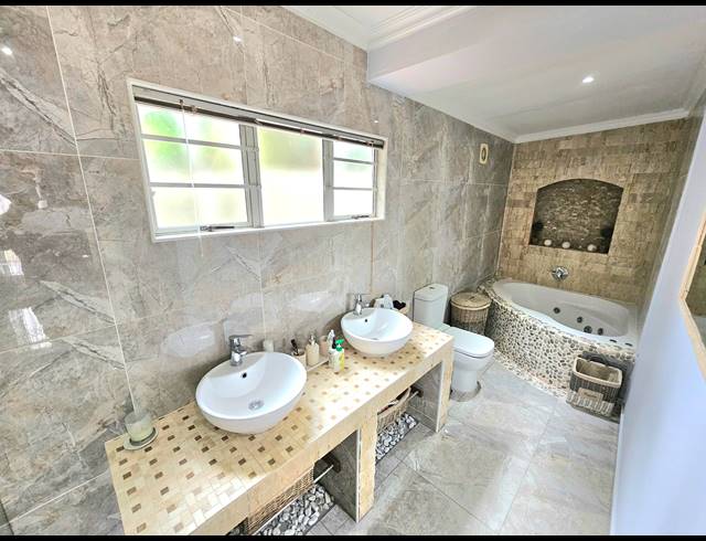 4 BEDROOM FREEHOLD FOR SALE IN PRESTONDALE